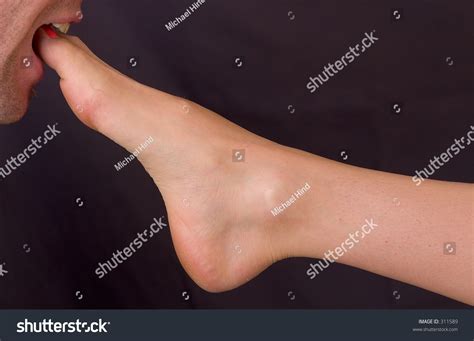 toe sucking|How to bring up toe.